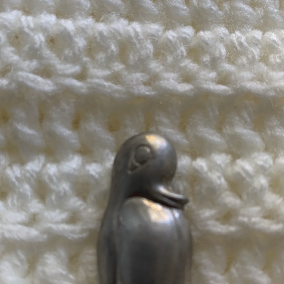 Vintage Pewter Penguin Pin - Picture 2 of 3